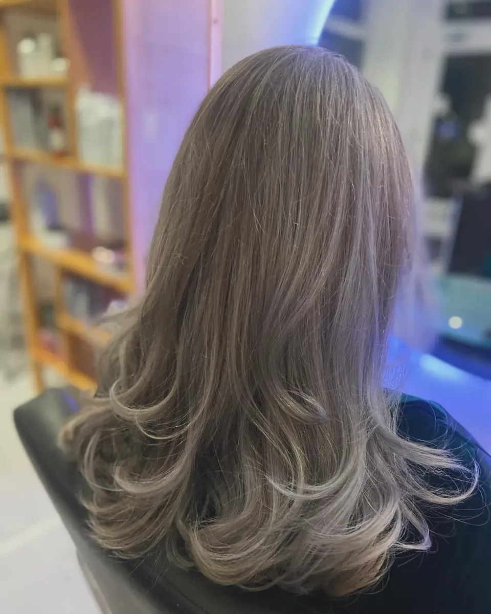 Natuurlijke balayage uitgevoerd in Utrechtse salon