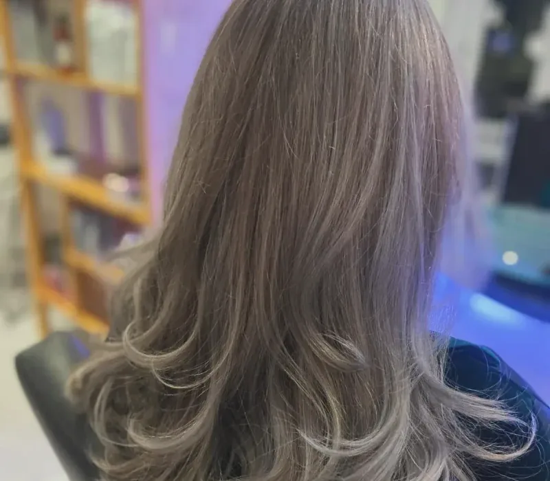 Natuurlijke balayage uitgevoerd in Utrechtse salon